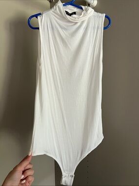 Dynamite • Women’s S • Sleeveless Mock Neck Bodysuit • White